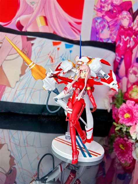 zero nude|Zero Two and Strelizia